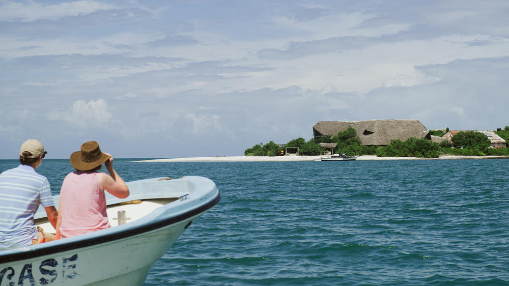 Lazy Lagoon Island Lodge