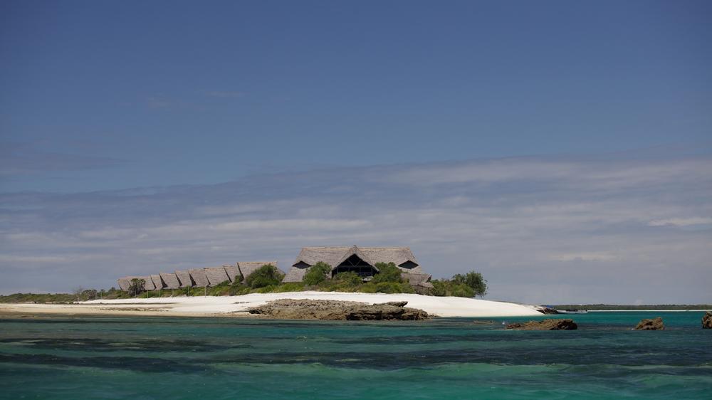 Lazy Lagoon Island Lodge