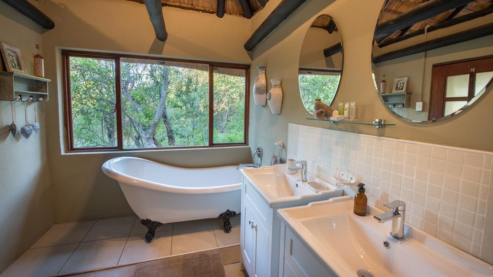 Kambaku Safari Lodge