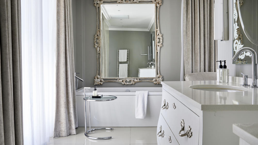 Queen Victoria Hotel