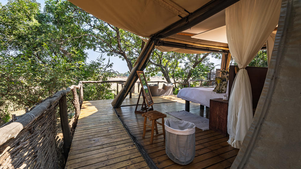 Shawa Luangwa Camp