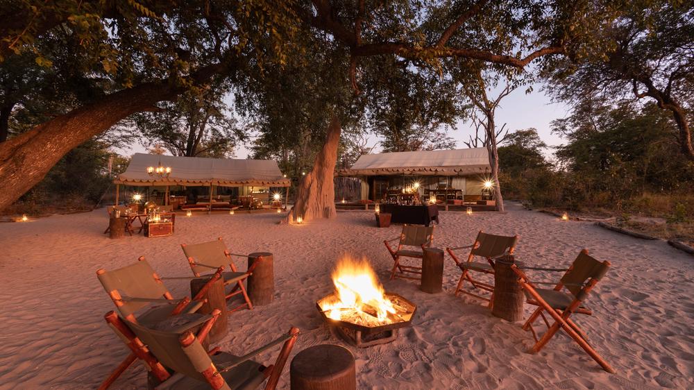 Selinda Explorers Camp