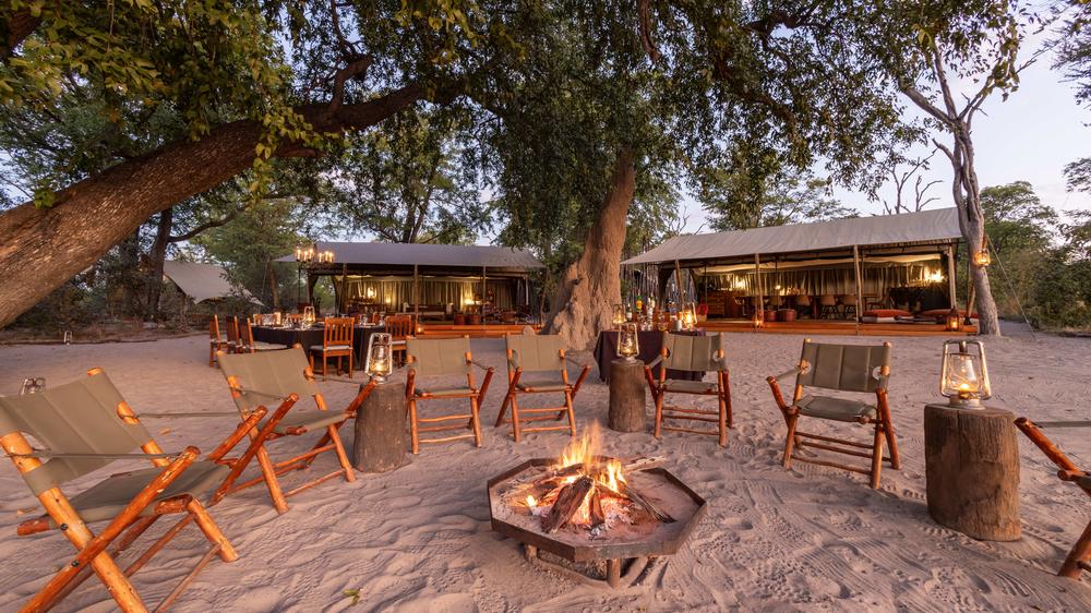 Selinda Explorers Camp