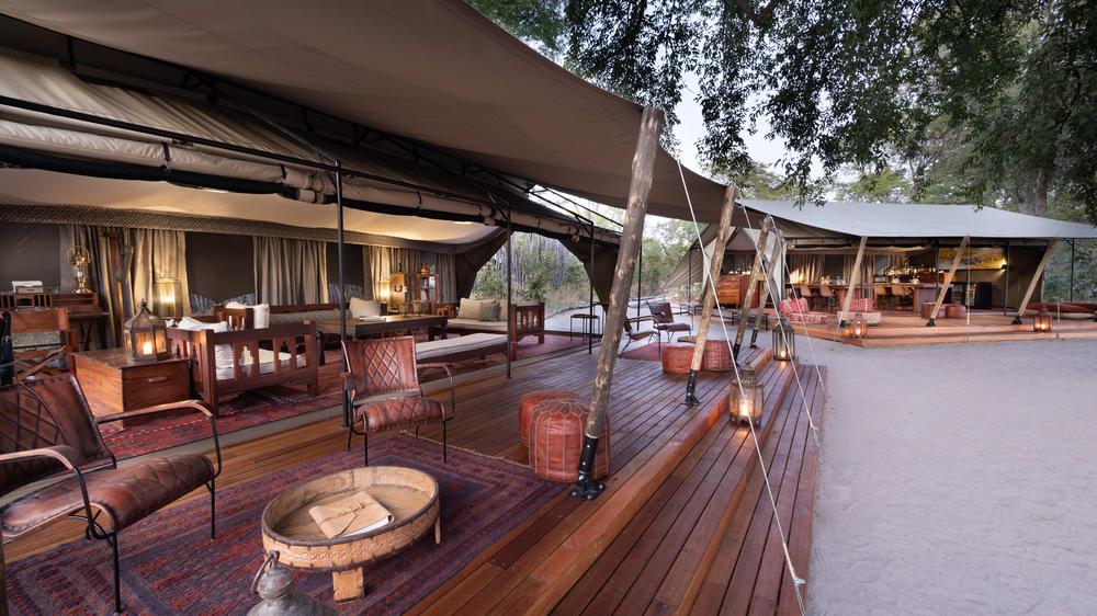 Selinda Explorers Camp