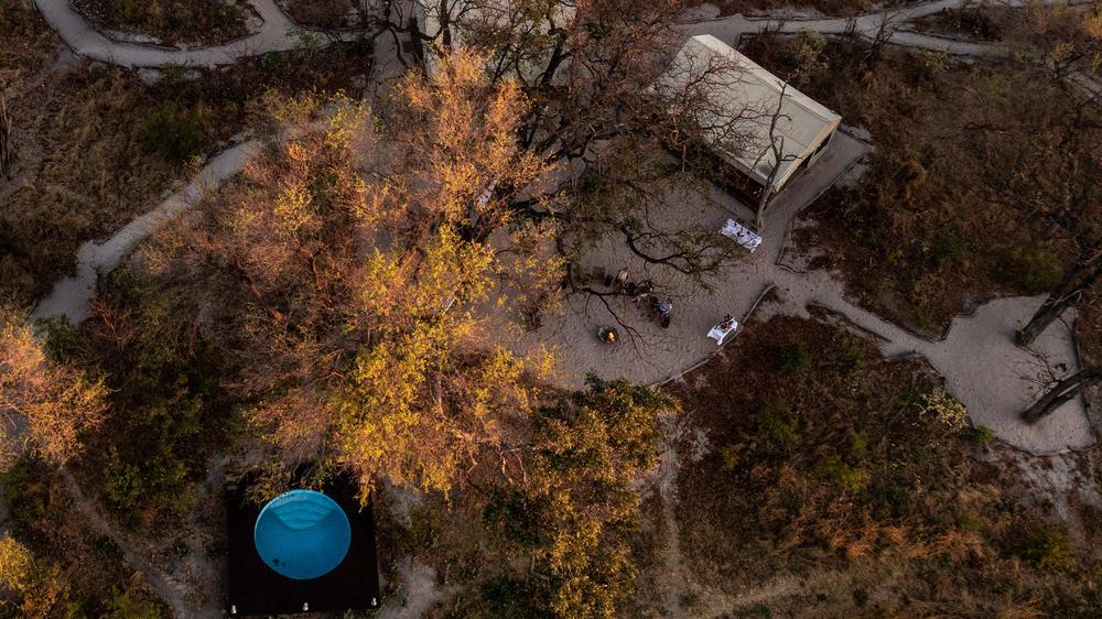 Selinda Explorers Camp