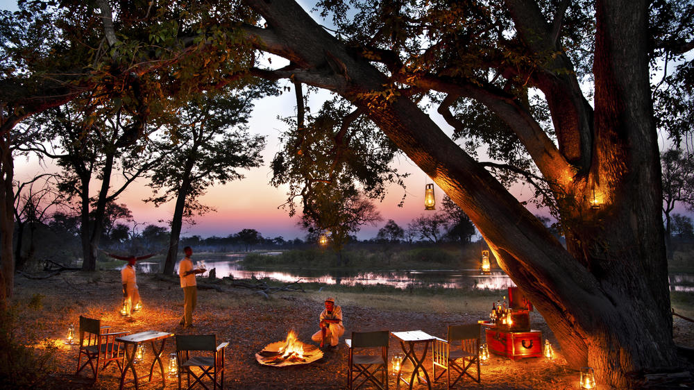 Selinda Explorers Camp