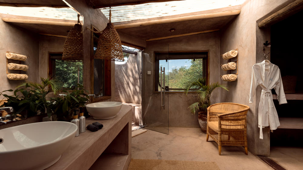 Hemingways River Camp Mara