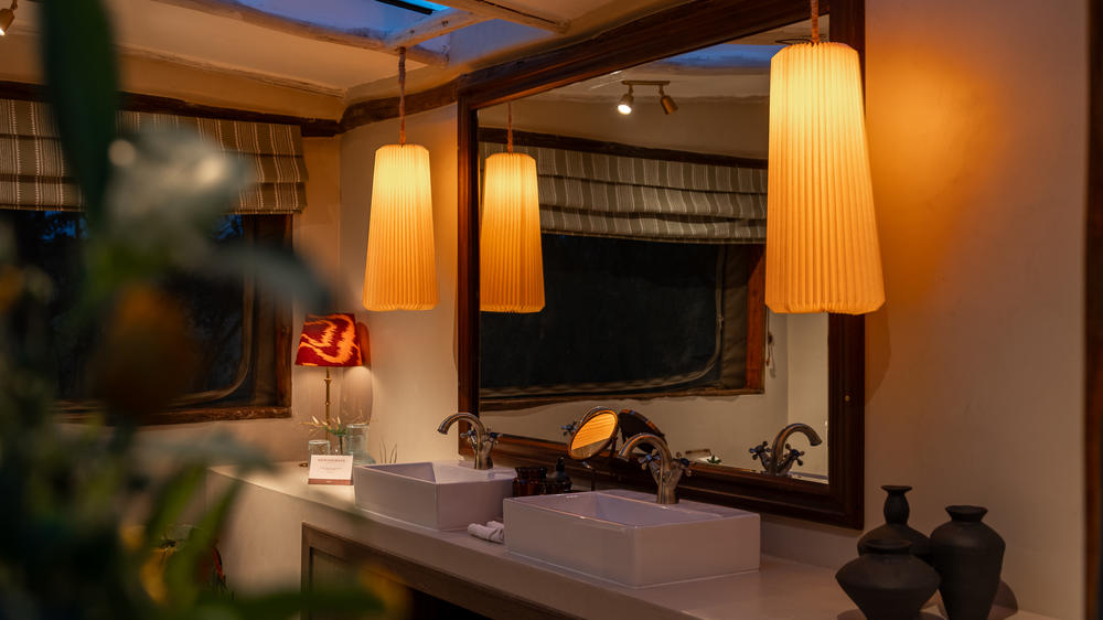 Hemingways River Camp Mara