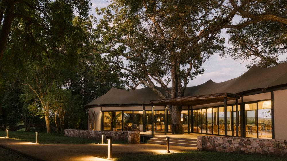 Zimbabwe - 4-day Victoria Falls Safari with Zambezi Sands - Tailored Driven