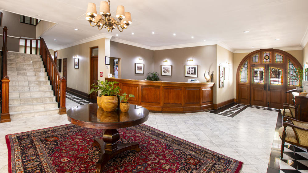 Queen's Hotel by BON Hotels