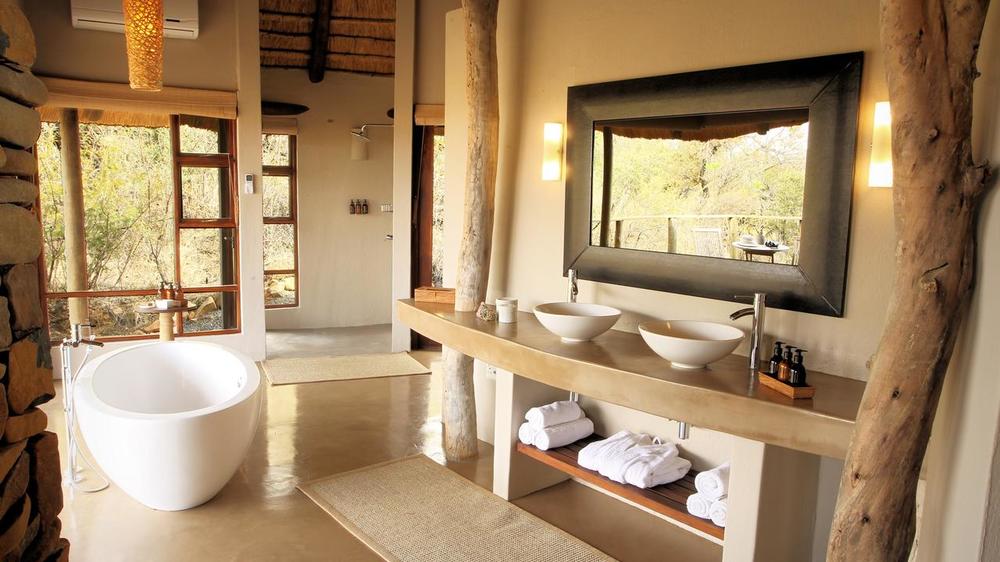Nambiti Plains Private Game Lodge