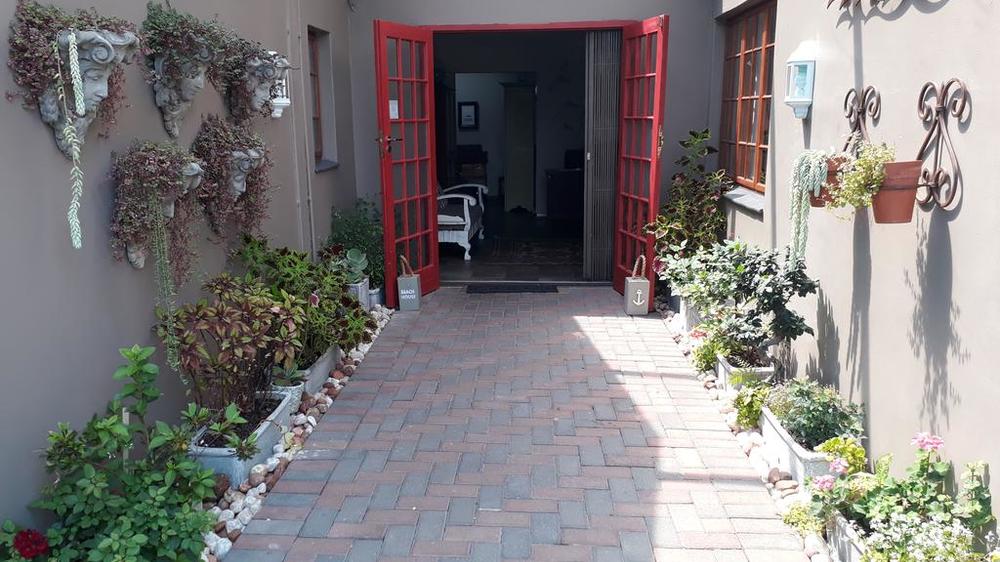 The Sandpiper Guesthouse