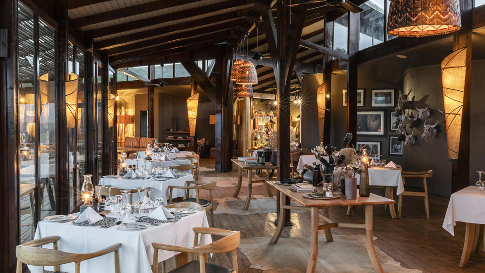 Rhino Ridge Safari Lodge