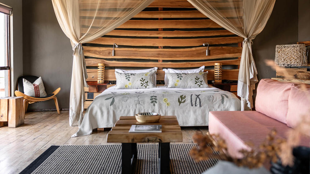 Rhino Ridge Safari Lodge