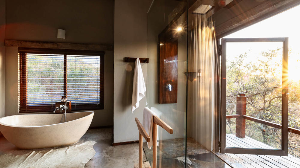 Rhino Ridge Safari Lodge