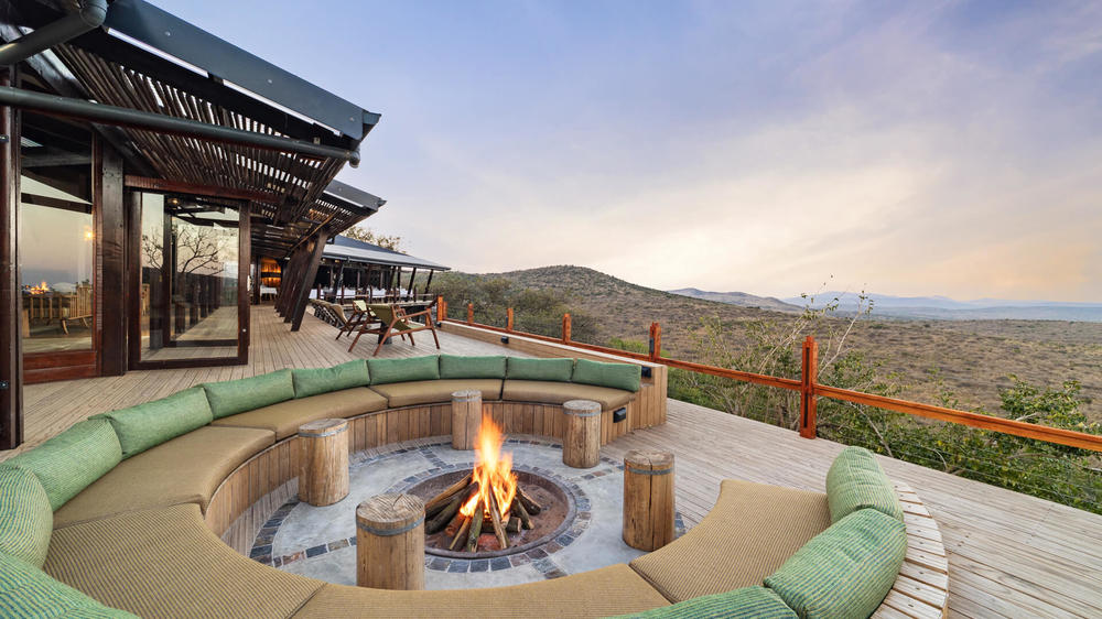 Rhino Ridge Safari Lodge