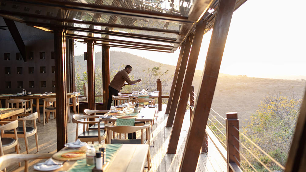 Rhino Ridge Safari Lodge