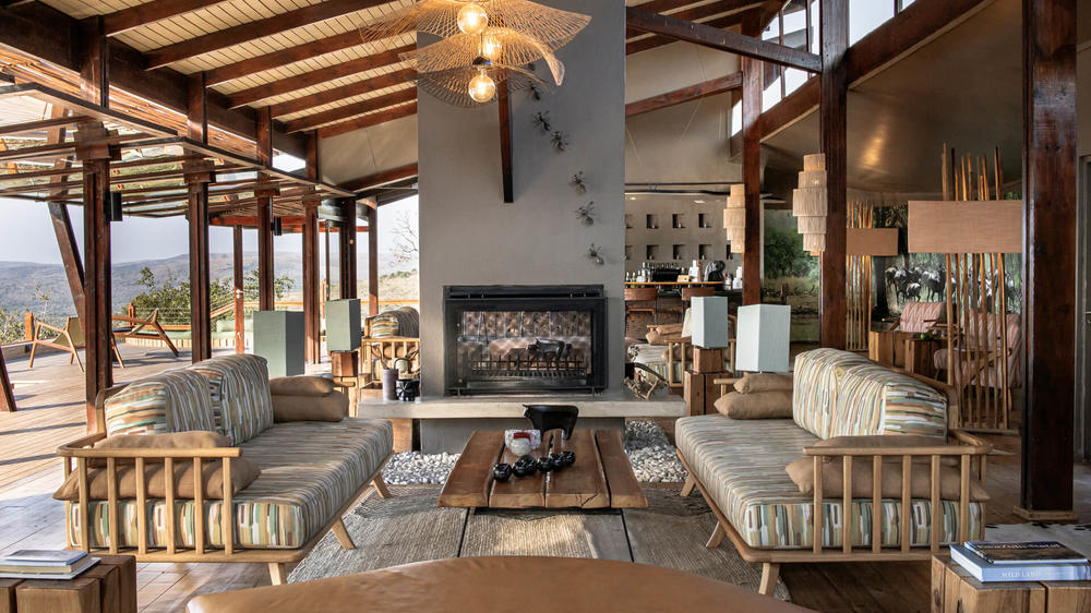 Rhino Ridge Safari Lodge