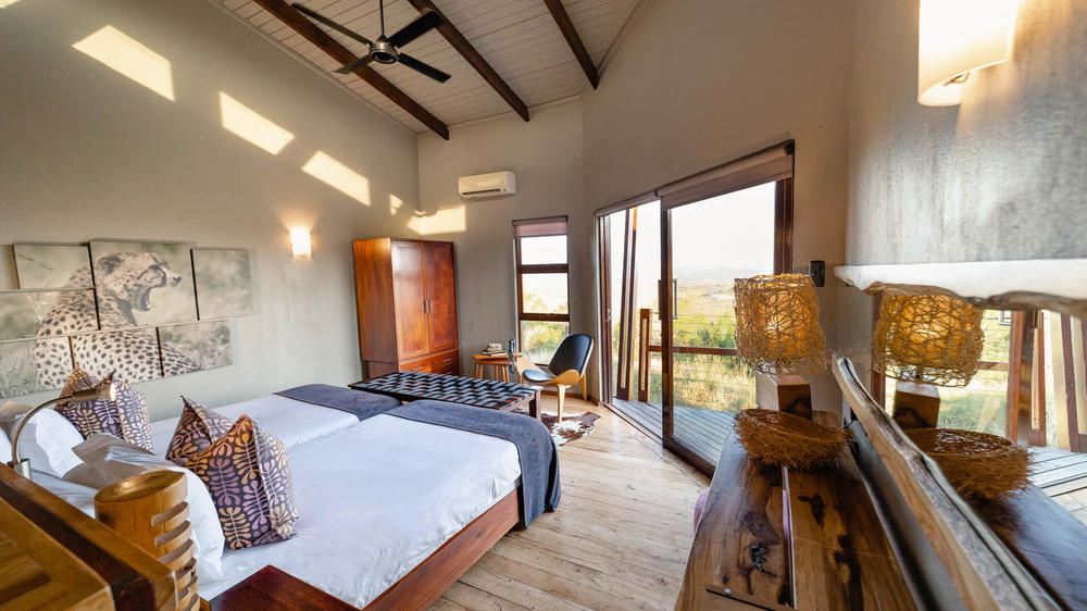 Rhino Ridge Safari Lodge