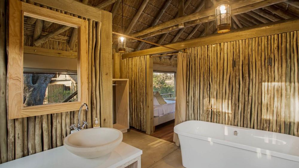 Bateleur Safari Camp