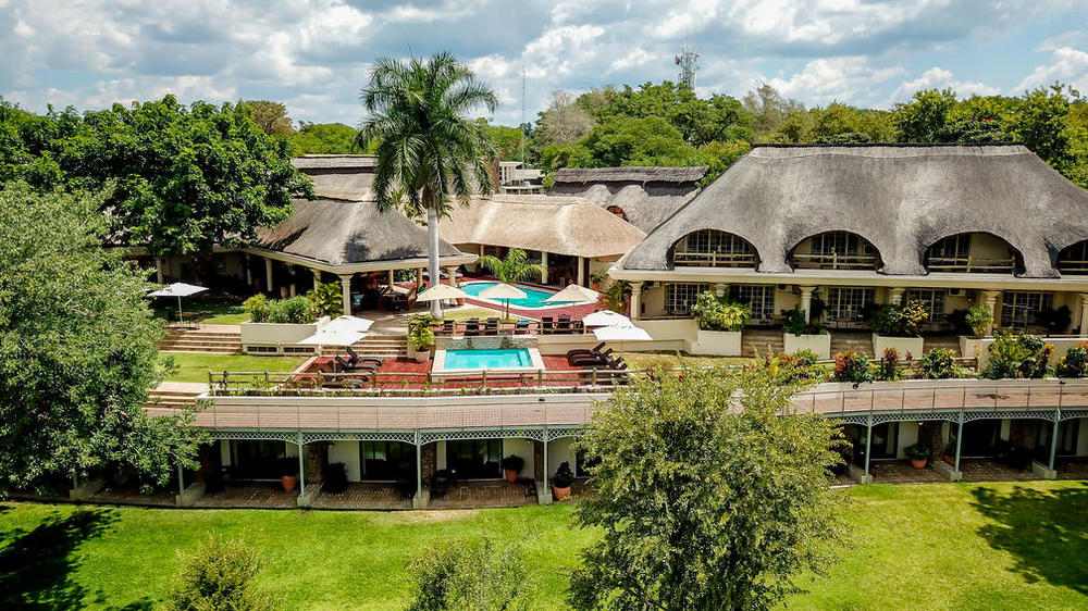 Zimbabwe - 6-day Deluxe Victoria Falls & Hwange Safari - Private Fly-in