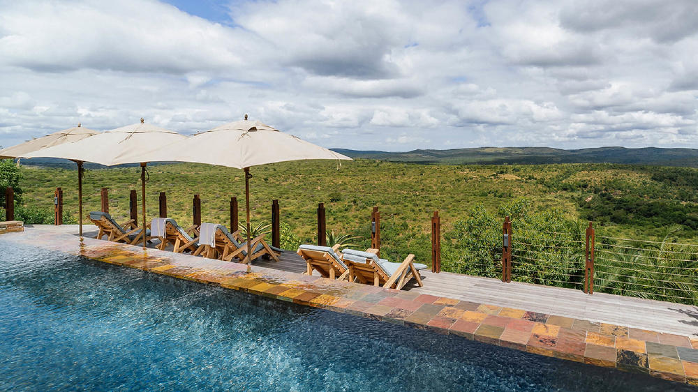 Rhino Ridge Safari Lodge