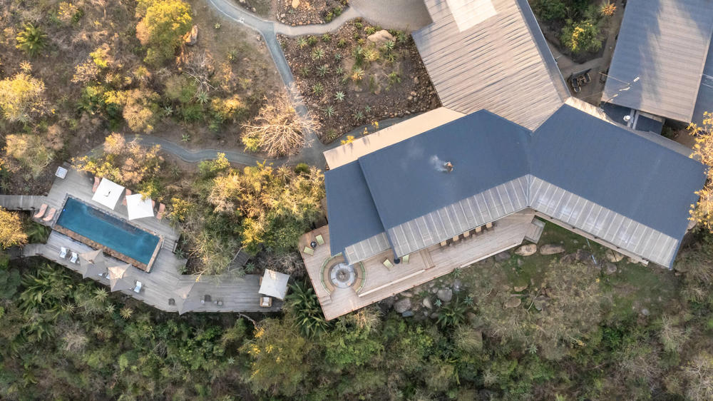 Rhino Ridge Safari Lodge