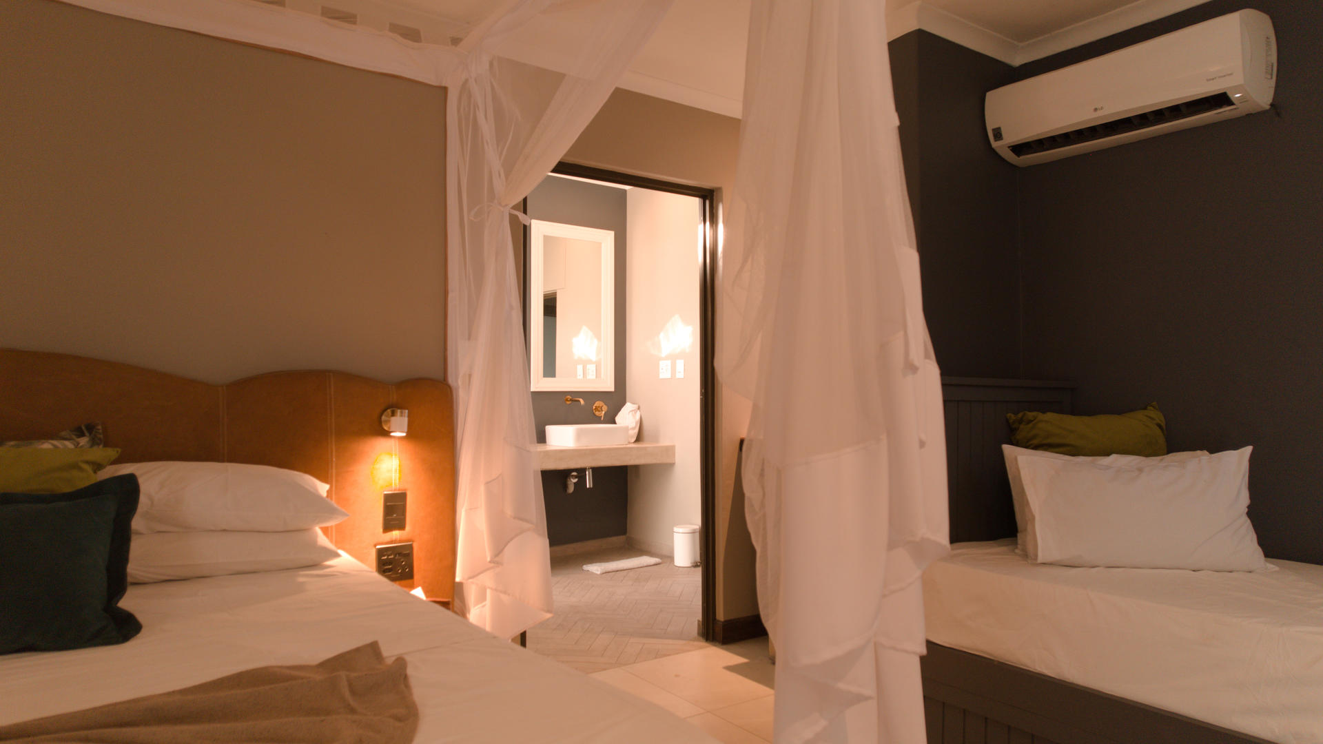 Toshari Lodge