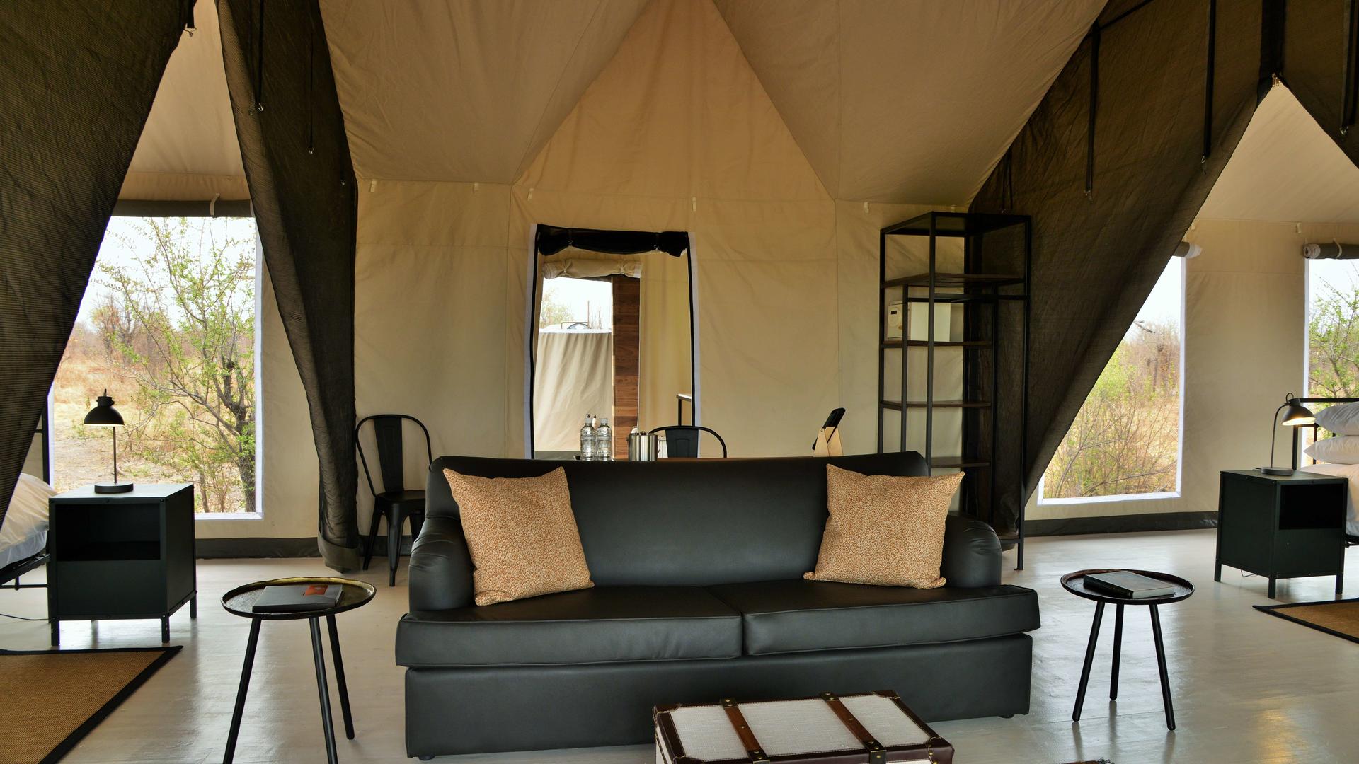 Nogatsaa Pans Chobe Lodge