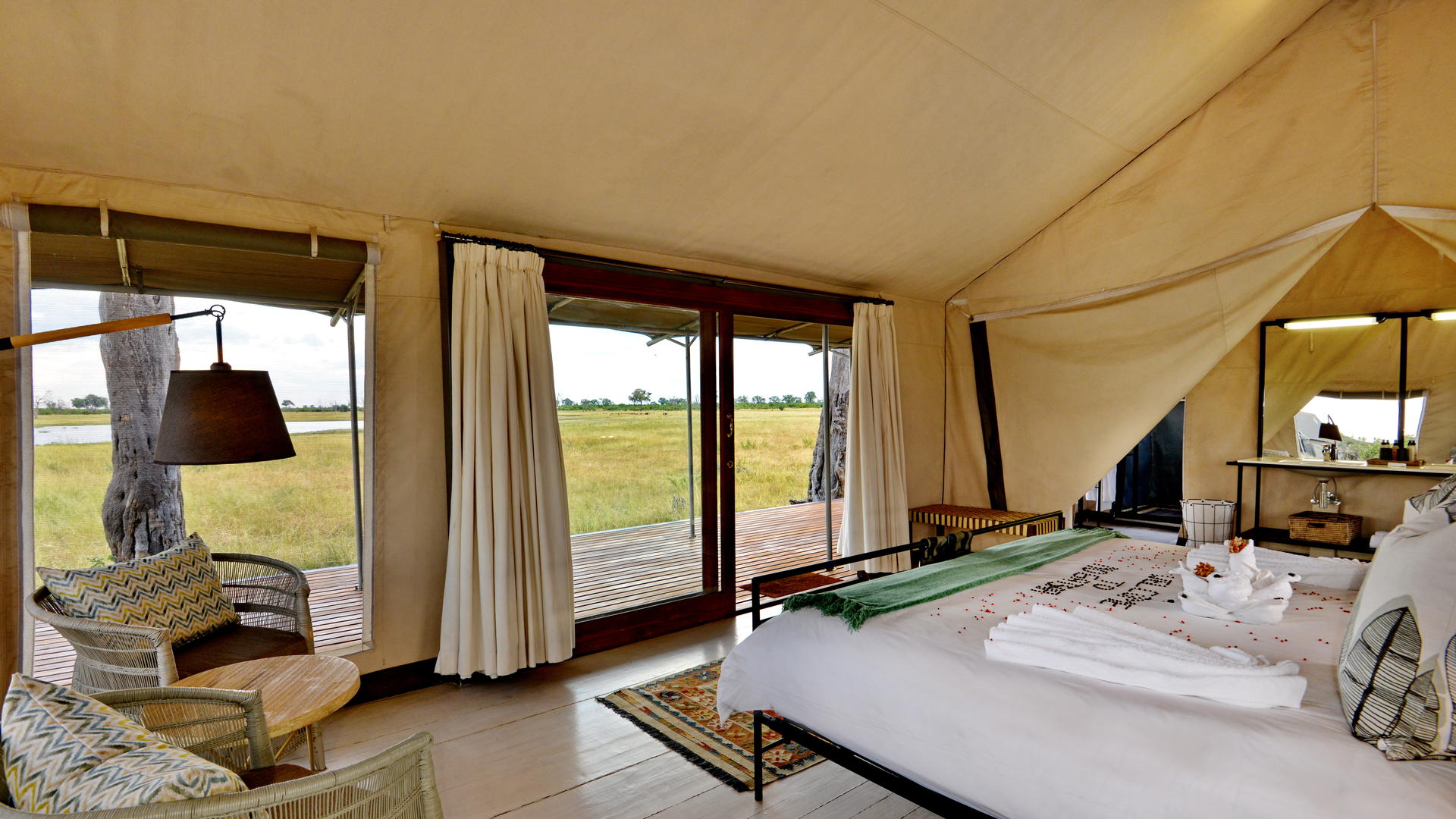 Nogatsaa Pans Chobe Lodge