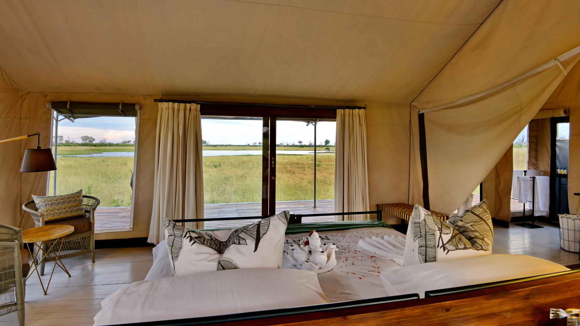 Nogatsaa Pans Chobe Lodge