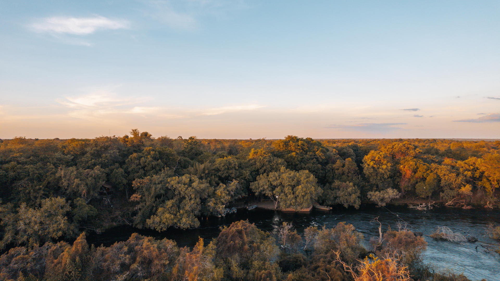 Ichingo Chobe River Lodge