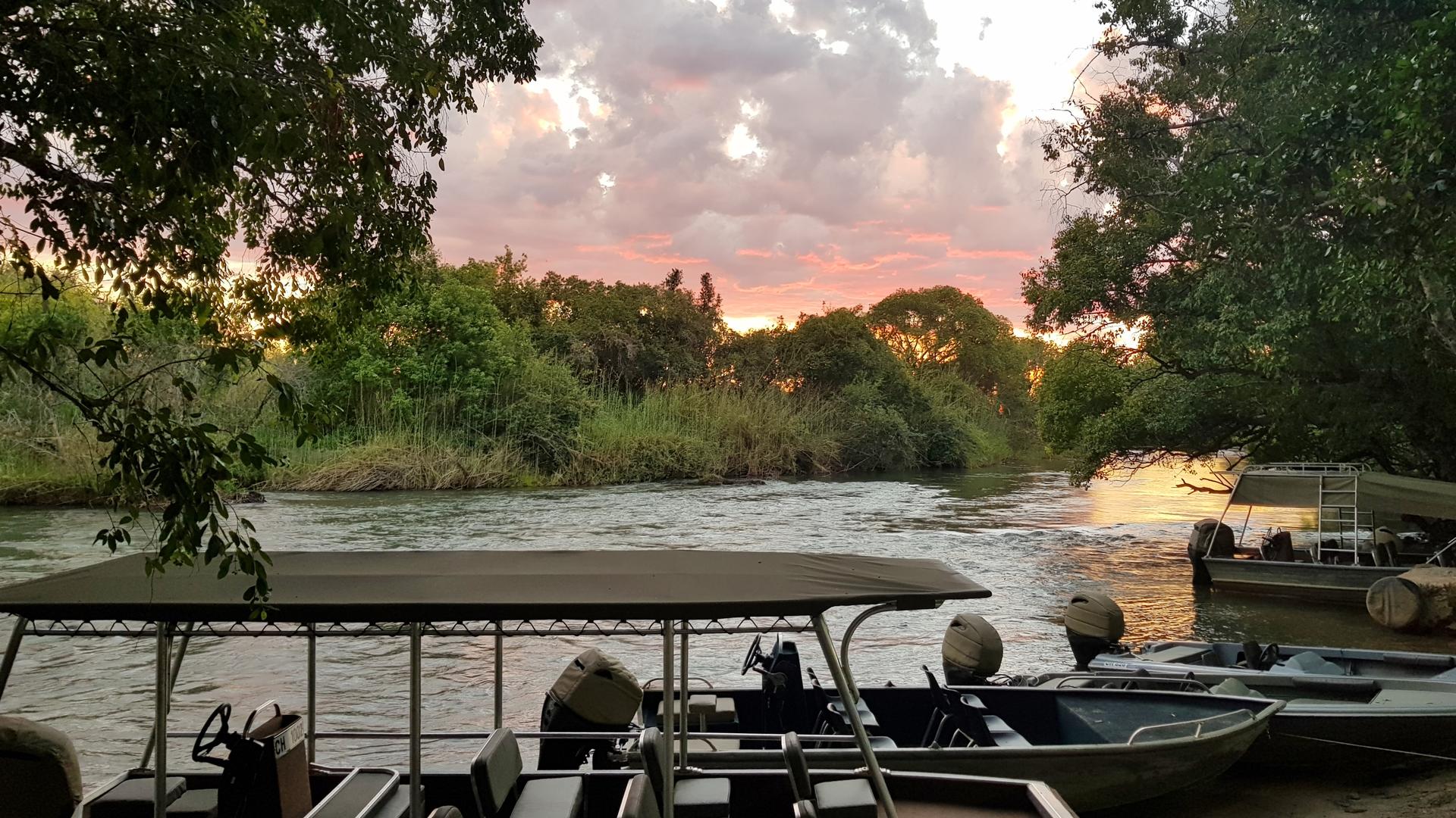 Ichingo Chobe River Lodge