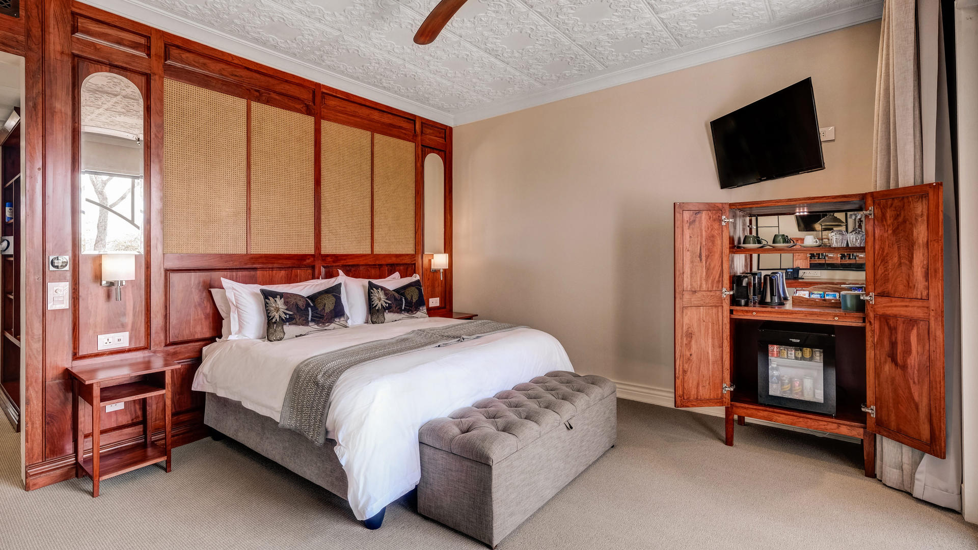 Palm River Hotel