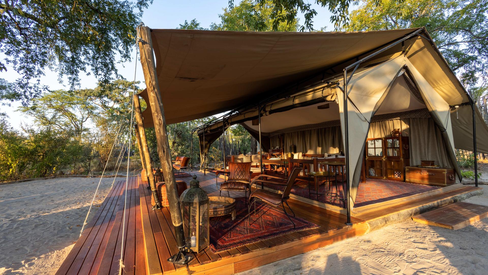 Selinda Explorers Camp