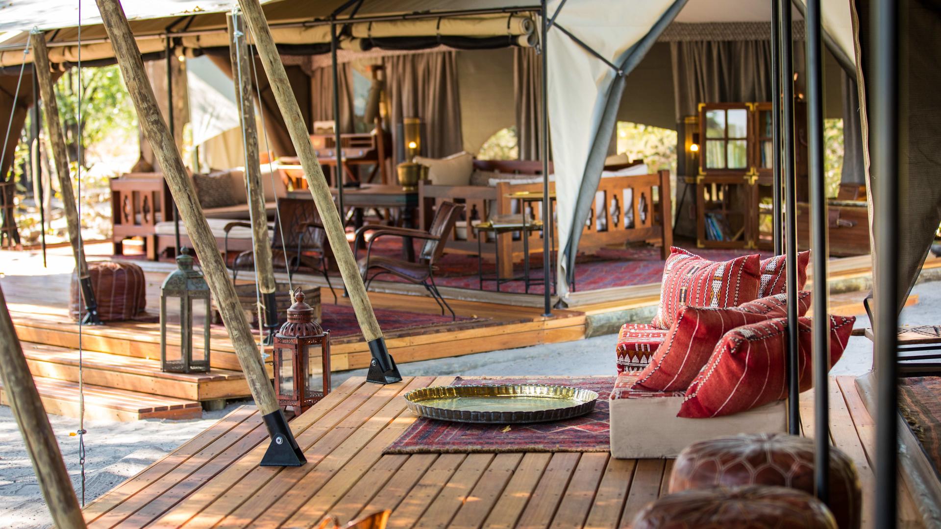 Selinda Explorers Camp