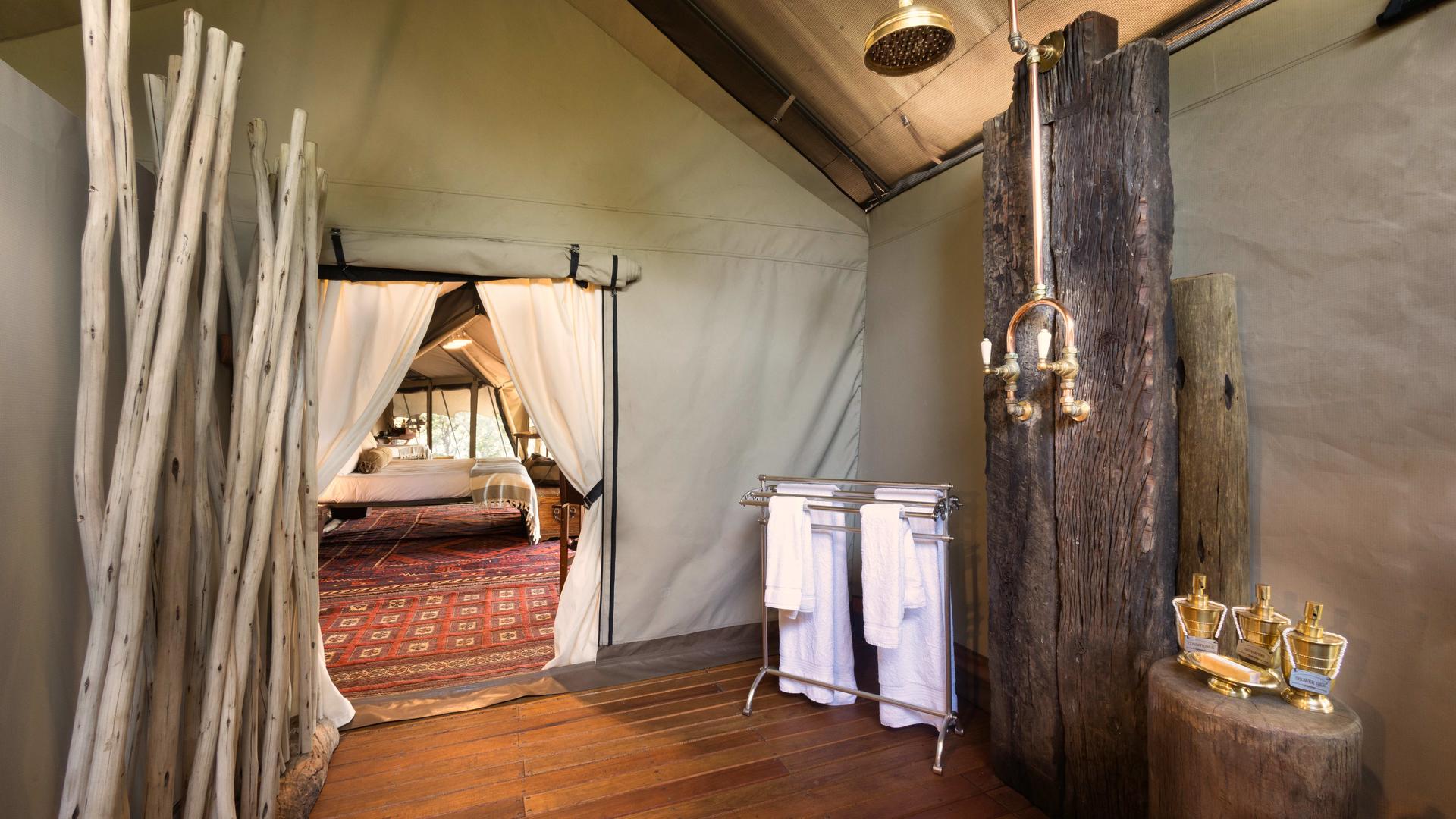 Selinda Explorers Camp