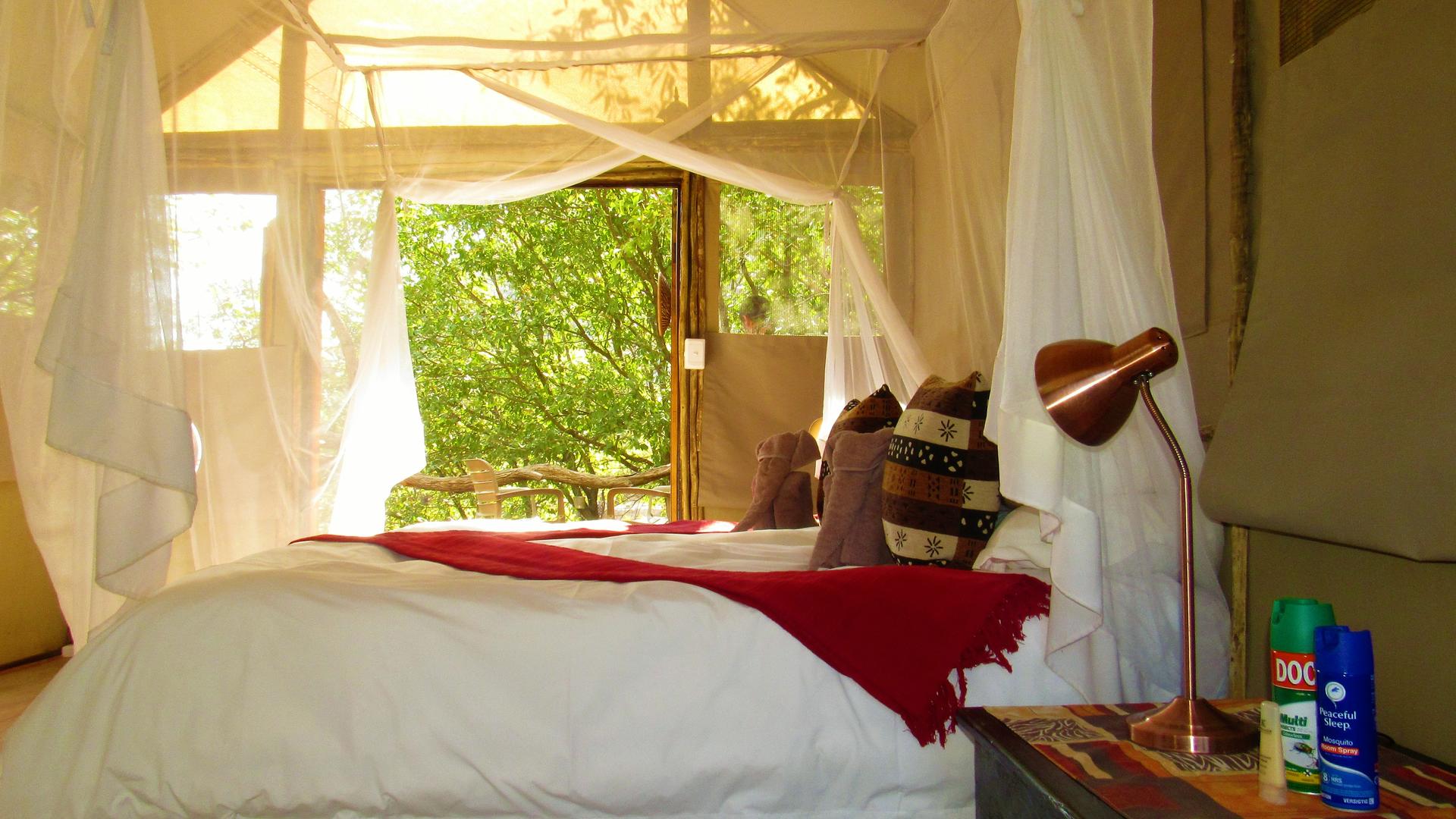 Khowarib Lodge and Safaris — Family Tented Chalet (Kliphuis 3 ppl)
