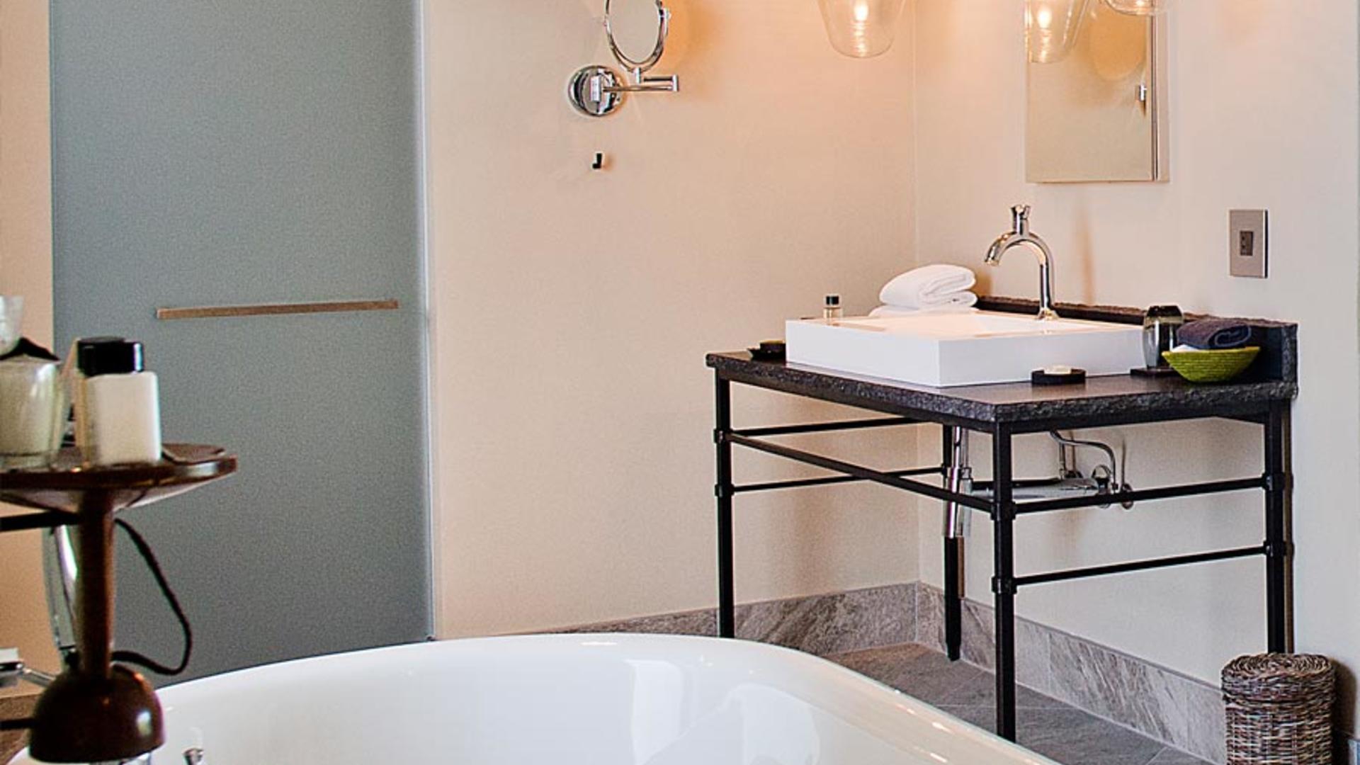 Epako Safari Lodge — Suite