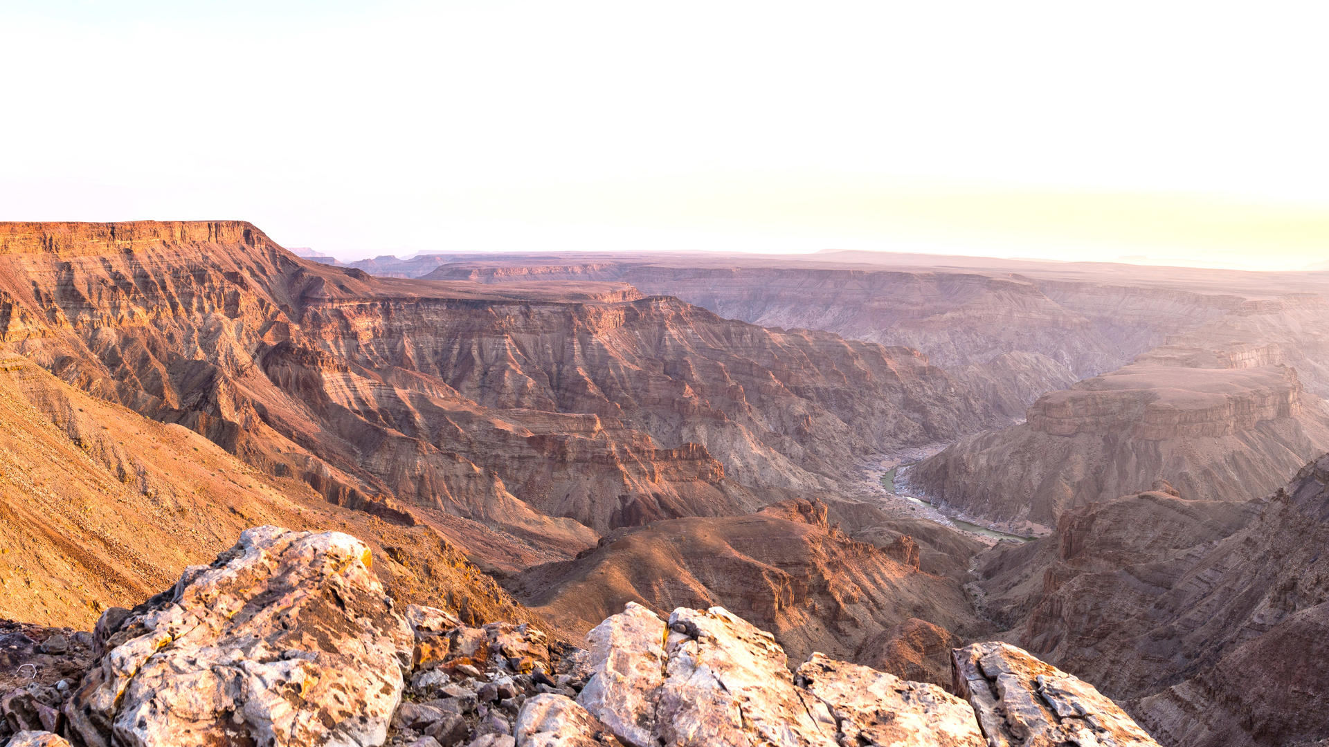 Fish River Lodge — directly on the western rim of the Fish River Canyon