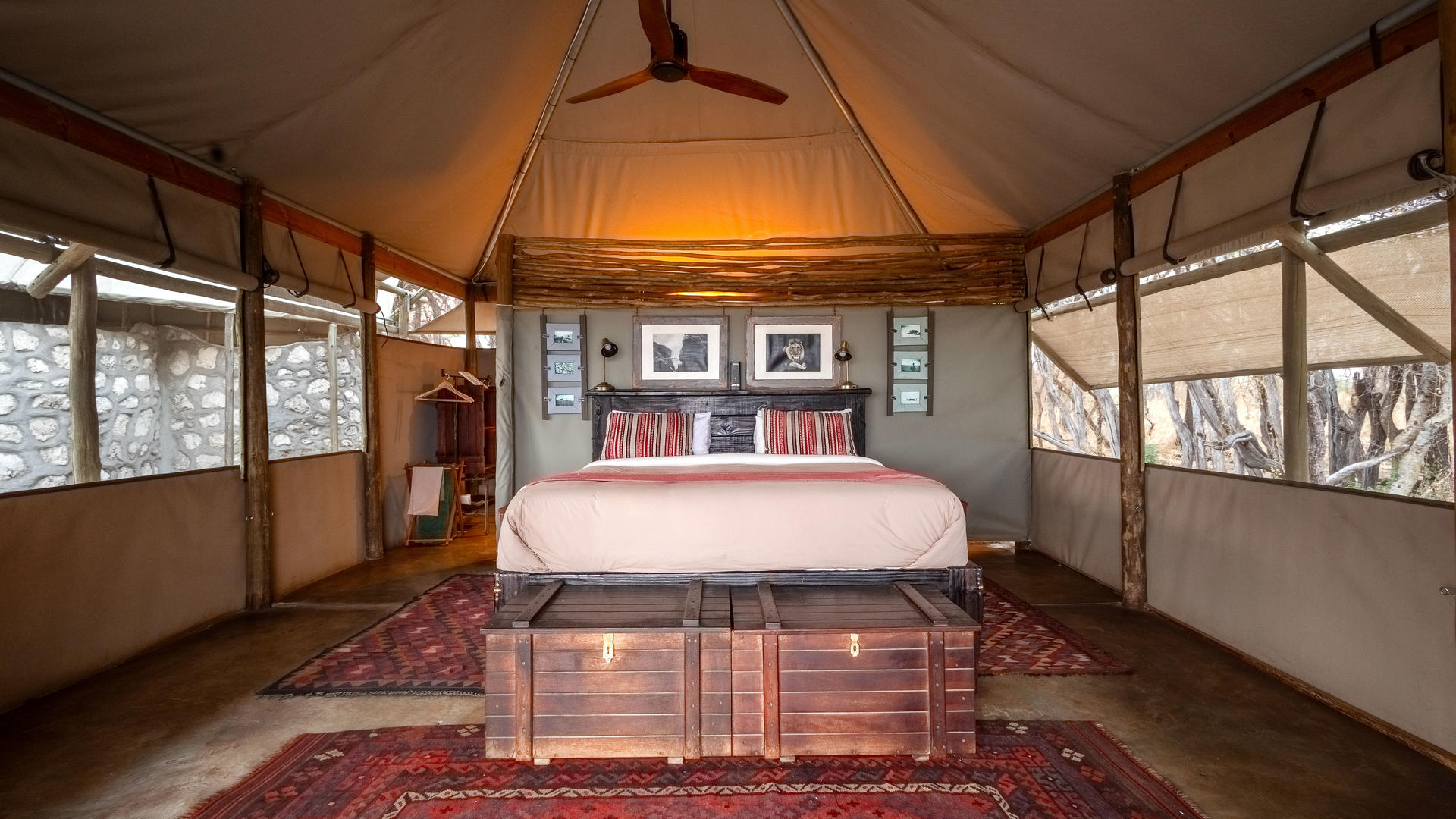 Meno a Kwena — Double Tent