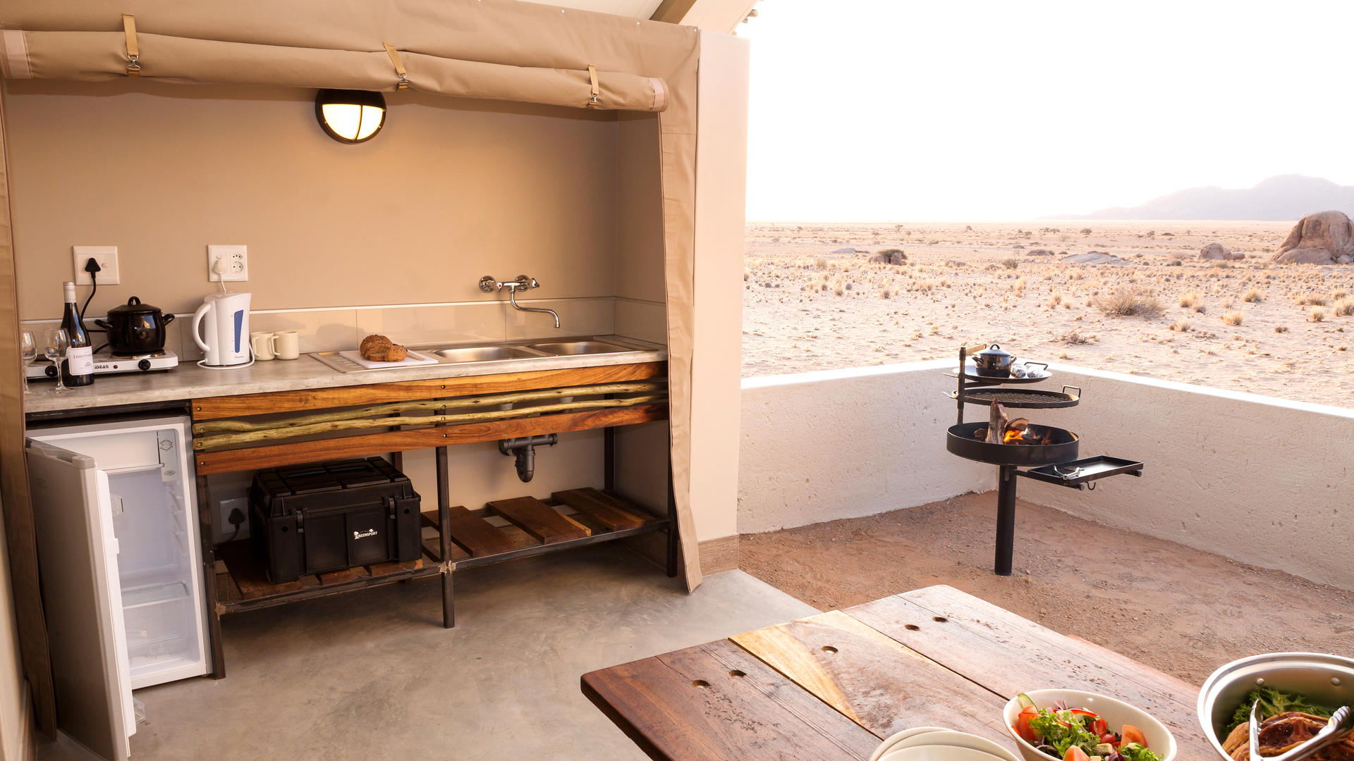 Desert Quiver Camp — patio with kitchenette