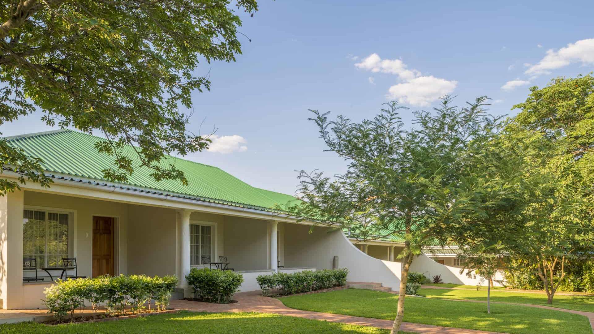 Batonka Guest Lodge — Pool View