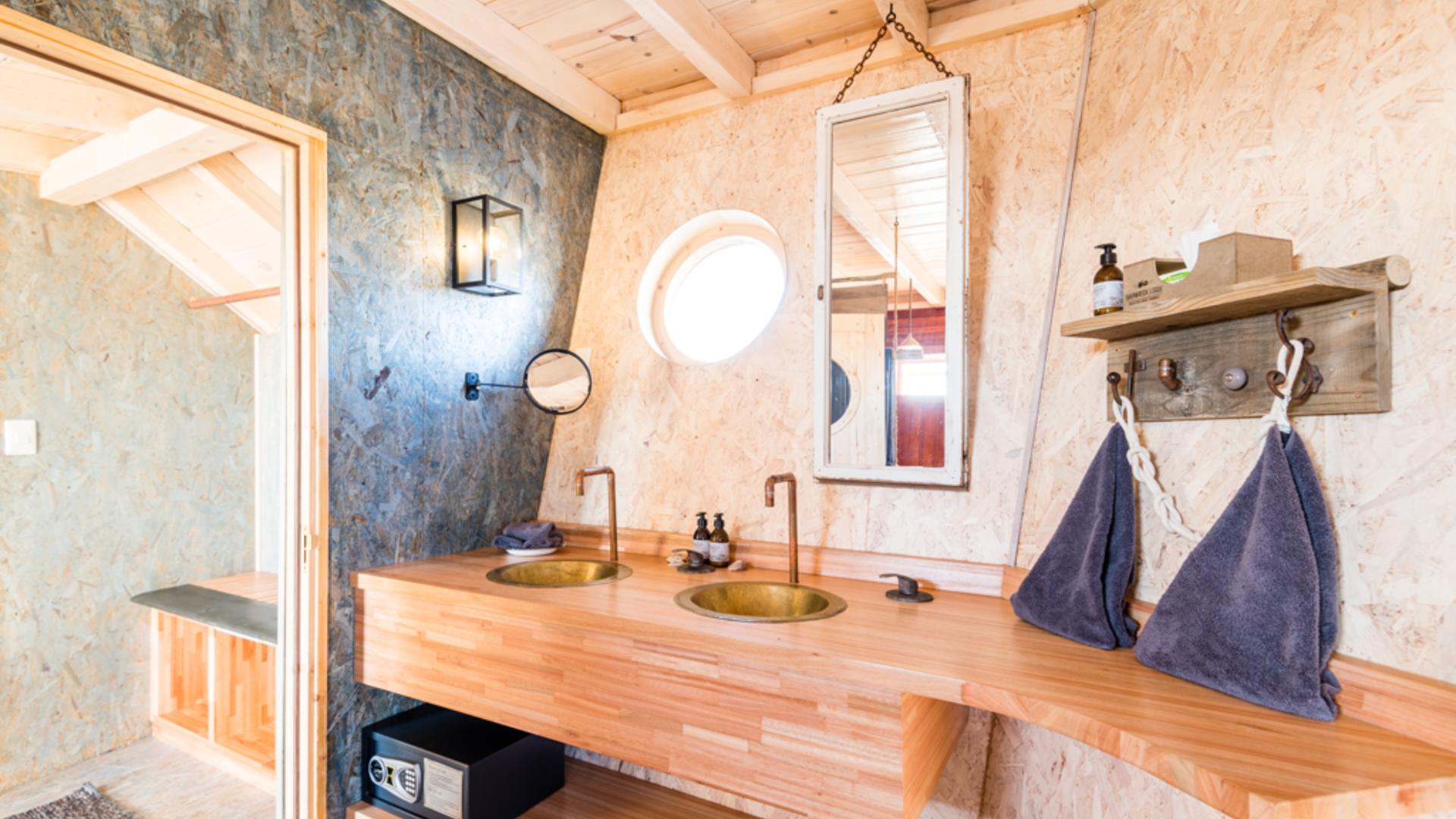 Shipwreck Lodge — view 5