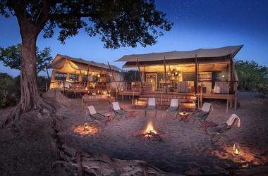 Botswana & Zimbabwe - 10-day Luxury Expedition Safari - Private fly-in