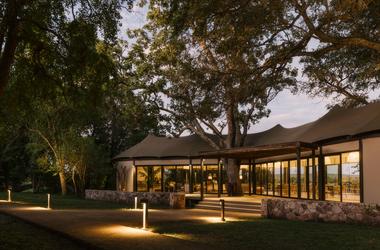 Zimbabwe - 4-day Victoria Falls Safari with Zambezi Sands - Tailored Driven