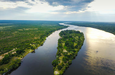 Zimbabwe - 4-day Victoria Falls Safari with Chundu Island - Private accommodated
