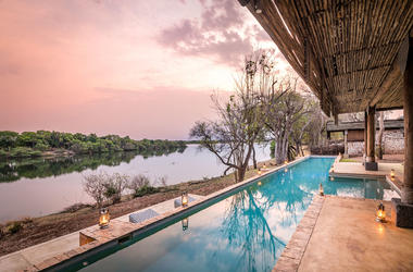 Zimbabwe - 4-day Victoria Falls Safari with Matetsi - Private accommodated