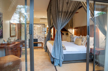 Zimbabwe - 3 days Victoria Falls with Shongwe Oasis - Private Accommodated