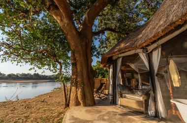 Zambia - 8-day South Luangwa & Lower Zambezi Classic Safari - Private accommodated